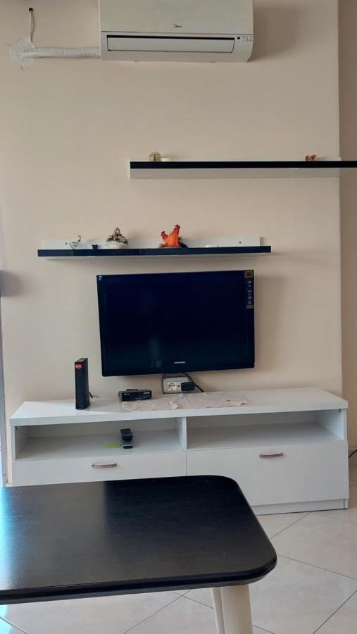 Sweetview 2-Bedroom Apartment With 3 Balcony Seaview Вльора Екстер'єр фото